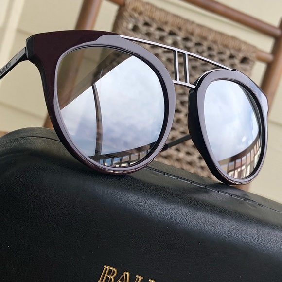 Balmain Accessories - 😎 Rare color Balmain sunglasses 🕶 ☀️